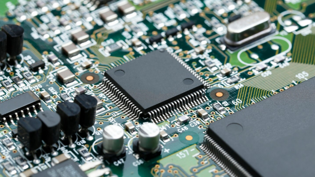 "La UE impone un duro golpe al mercado de la tecnología: un arancel del 25% afecta a los chips de vanguardia y suscita alarmas en el sector tech"