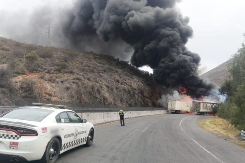 Tragedia en la carretera: dos tráileres colisionan y arden en llamas en Coahuila