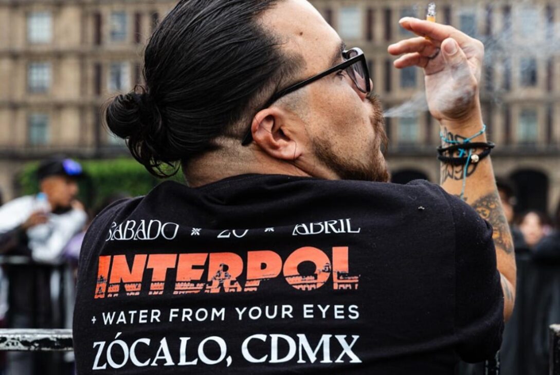 Interpol ilumina el Zócalo: Disfruta en vivo su concierto desde la CDMX