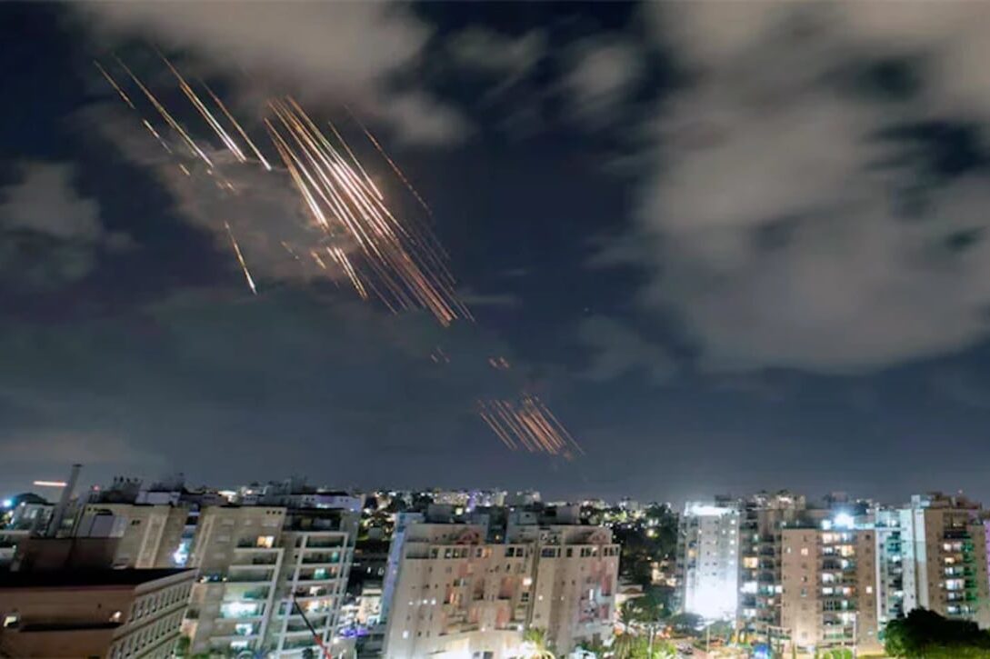 Escalada bélica: Irán sufre un masivo ataque aéreo en tres ciudades clave