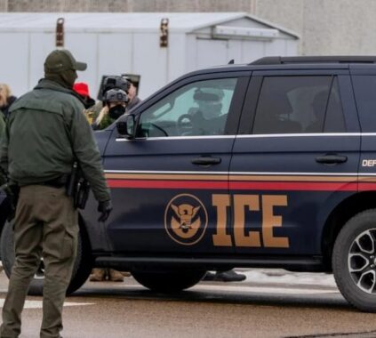 Agentes migratorios reforzarán la seguridad en aeropuertos de Estados Unidos